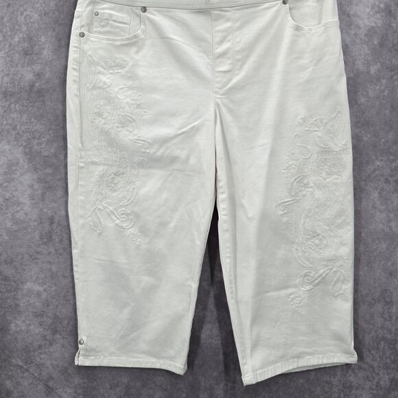 Gloria Vanderbilt White Embroidered Floral Crop Avery Cotton Pants 12 - Picture 4 of 6